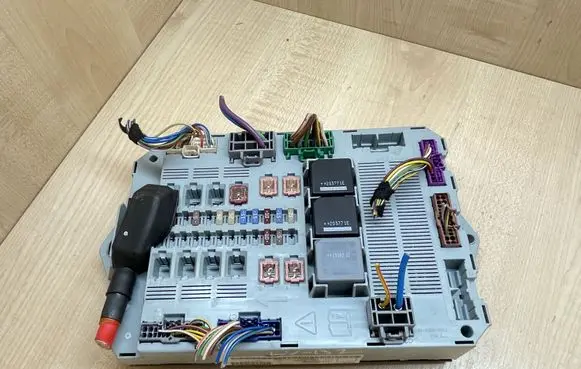 Jaguar XF Fuse module 7340955340 8X2T14B476BG