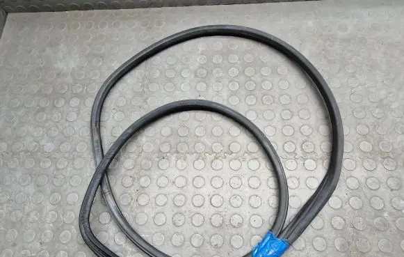 BMW X3 E83 Rubber seal rear door 3331677