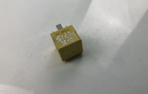Mercedes-Benz A W176 Other relay A0025428919