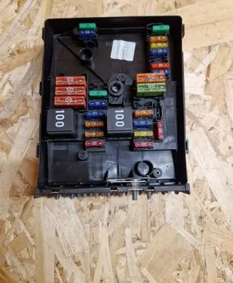 Skoda Superb B6 (3T) Fuse module 1K0937125D