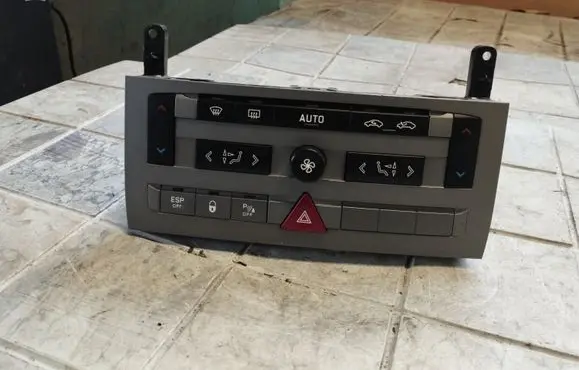 Citroen C5 Climate control unit 96573328