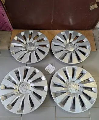 Skoda Octavia Mk3 (5E) R16 wheel hub/cap/trim 5E0601147C