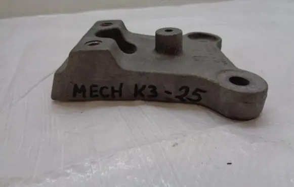 Gearbox mounting bracket
