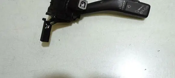 Volkswagen Golf VI Wiper control stalk 1K0953519H