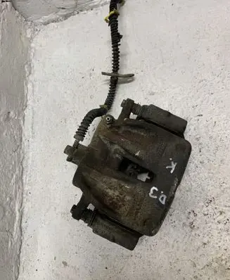 Land Rover Discovery 3 - LR3 Front brake caliper