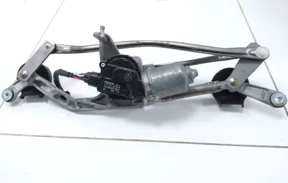 Toyota Auris E180 Front wiper linkage and motor 8511002340