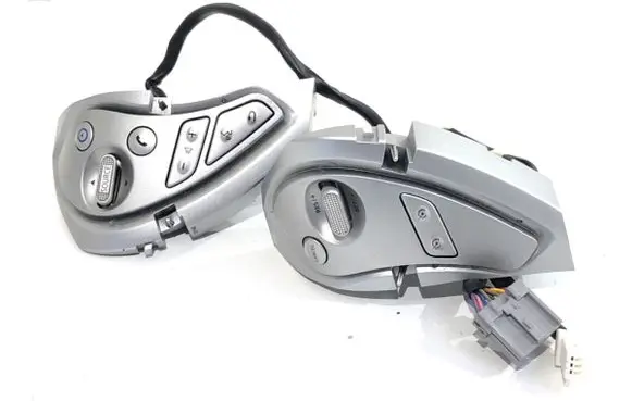 Nissan Leaf I (ZE0) Steering wheel buttons/switches 