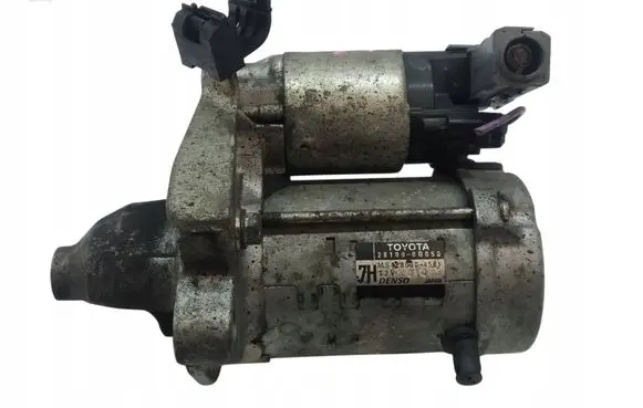 Toyota Yaris Starter motor 2810000050