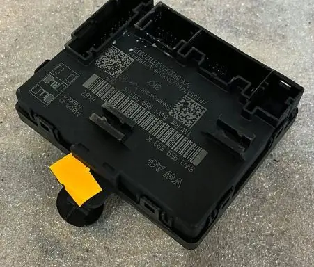 Audi A4 S4 B9 Door control unit/module 8W1959593K