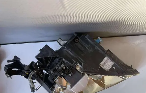 Mercedes-Benz CLS C218 X218 Headlight part 