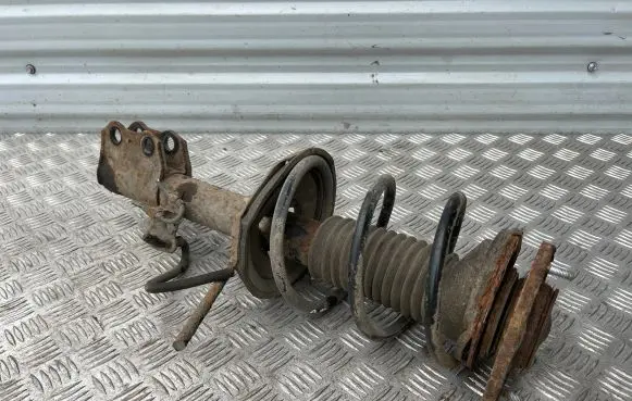 Toyota Avensis T250 Front shock absorber/damper