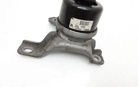 Volvo XC60 Engine mount bracket 31330135