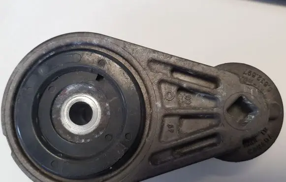 Chevrolet Blazer S10 Generator/alternator belt tensioner