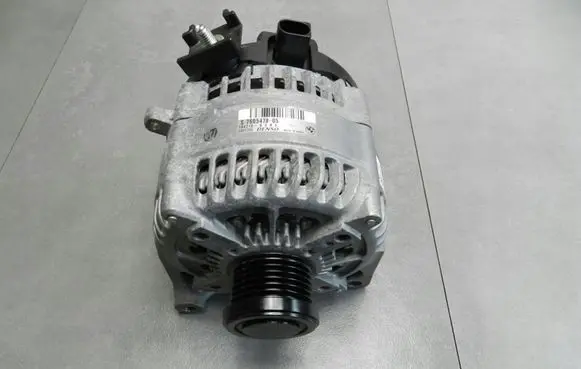 BMW X3 F25 Generator/alternator 7605478