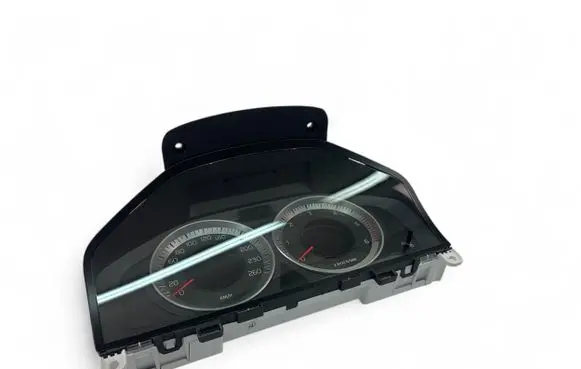 Volvo V70 Speedometer (instrument cluster) 31327582AA
