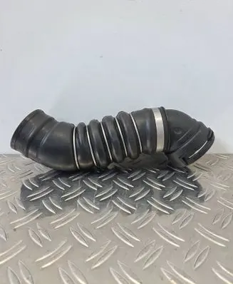 BMW 5 E60 E61 Intercooler hose/pipe 7789048