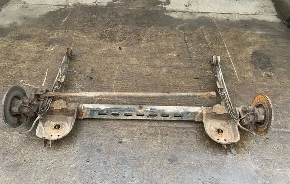 Opel Vivaro Rear subframe 