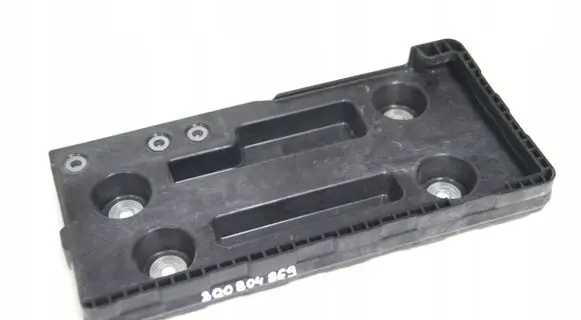 Volkswagen PASSAT B8 Battery tray 3Q0804869