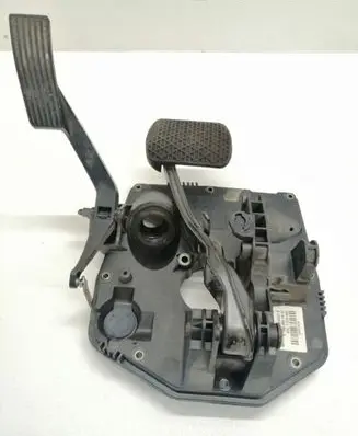 Mercedes-Benz A W168 Pedal assembly A1682900049 A1682900501