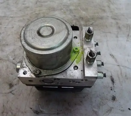 Nissan Juke I F15 ABS Pump 476601KC1B