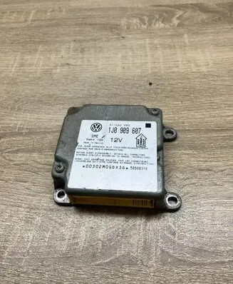 Volkswagen PASSAT B5 Airbag control unit/module 1J0909607 5WK4199