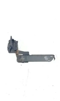 BMW 3 E90 E91 Radiator mount bracket 7117812 51647117812