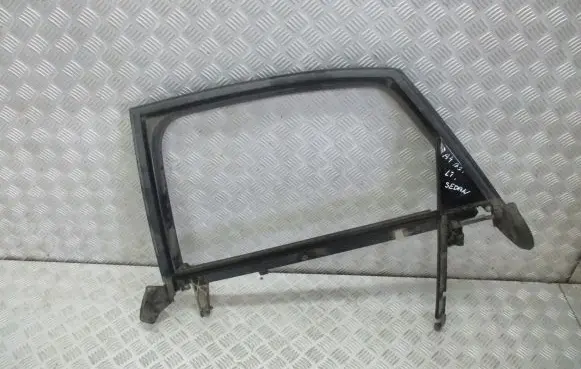 Audi A4 S4 B6 8E 8H Rear door window/glass frame 