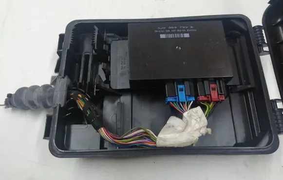 Volkswagen PASSAT B5 Comfort/convenience module 1J0959799R 8D0927613