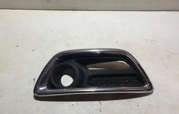 Renault Captur Front fog light trim/grill 620752406R