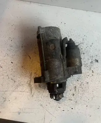 Nissan X-Trail T30 Starter motor 233008H80