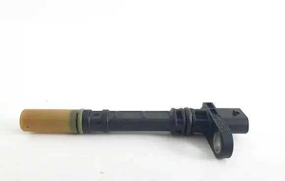 Porsche Panamera (971) Crankshaft position sensor 057906433B 0261210379 00795