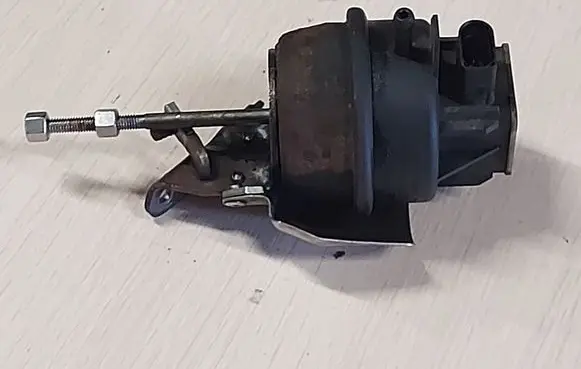 Audi A6 S6 C6 4F Turbo system vacuum part 