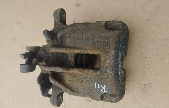 Renault Trafic III (X82) Rear brake caliper 837016