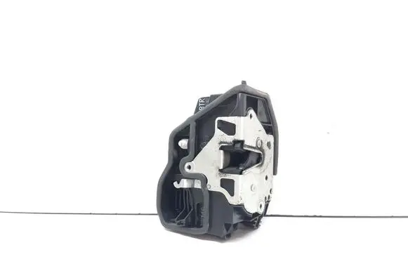 BMW X3 E83 Front door lock 7202146