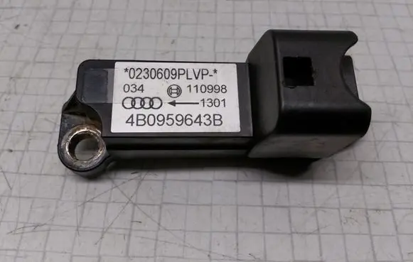 Audi A6 S6 C5 4B Airbag deployment crash/impact sensor 4B0959643B