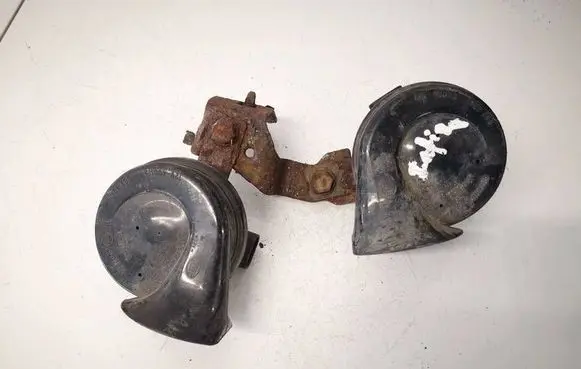 Mercedes-Benz E W210 Horn signal E1000209