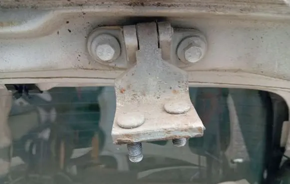 Ford Galaxy Tailgate/trunk/boot hinge