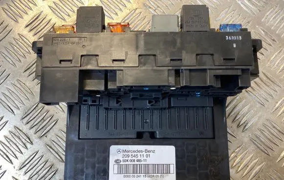 Mercedes-Benz CLK A209 C209 Fuse module 2095451101 5DK00848511 74450400