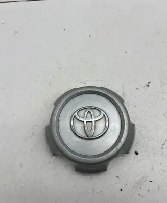 Toyota Land Cruiser (J100) Original wheel cap 