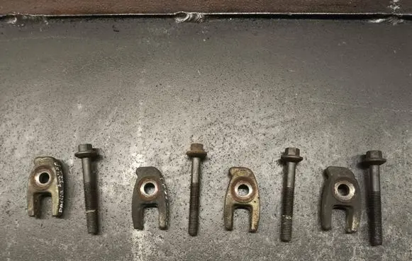 Dacia Dokker Fuel Injector clamp holder