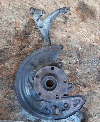 Volkswagen PASSAT B5.5 Front wheel hub spindle knuckle