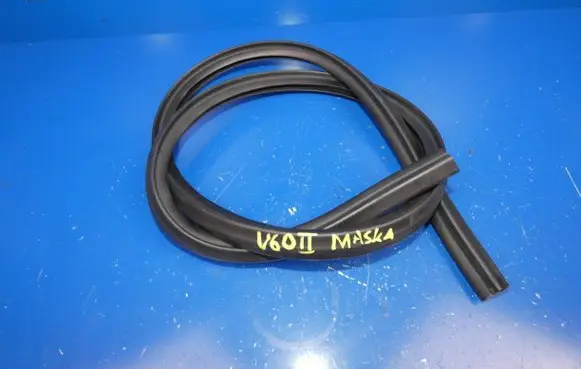 Volvo V60 Engine compartment rubber 