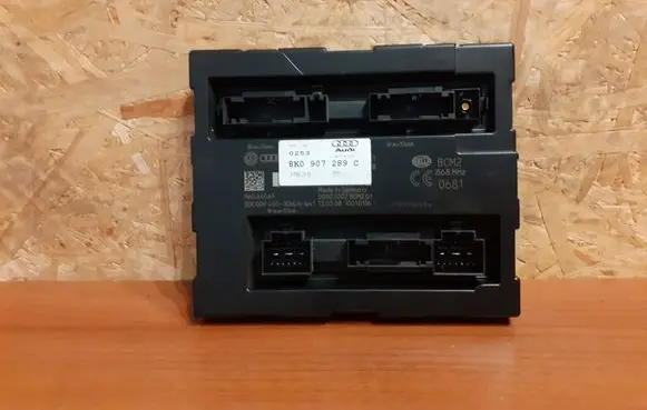 Audi A5 8T 8F Central body control module 8K0907289C 221