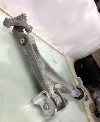 Volvo XC60 Front lower control arm/wishbone