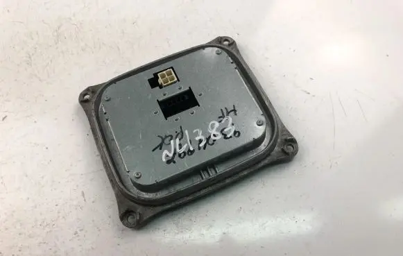 Audi A4 S4 B8 8K Light module LCM 8K0907472A