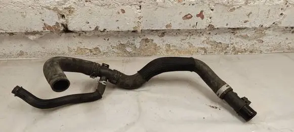 Mercedes-Benz X-class W470 Engine coolant pipe/hose 