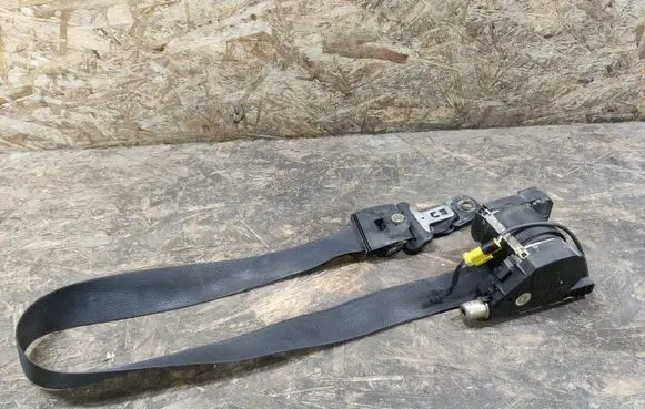Mercedes-Benz ML W163 Front seatbelt A1638601685