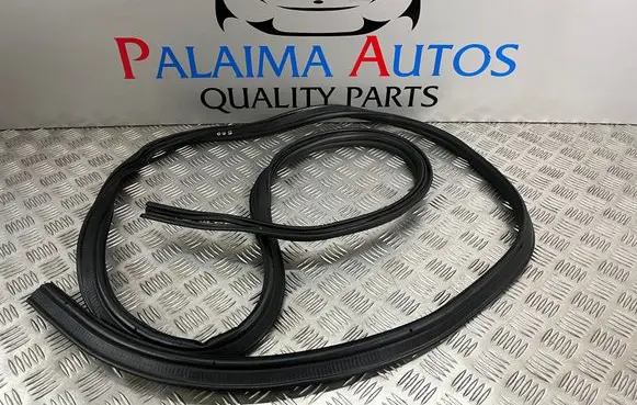 Opel Astra L Trunk rubber seal (body) 9841166380