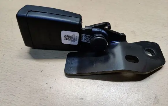 Jeep Compass Rear seatbelt buckle 5SV15DX9AA