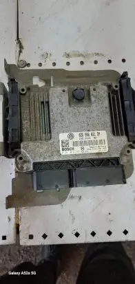 Volkswagen Touran I Engine control unit/module 03G906021DM 0281012737
